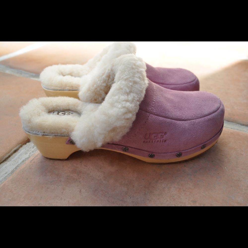 Pink wood clogs by Ugg-never worn